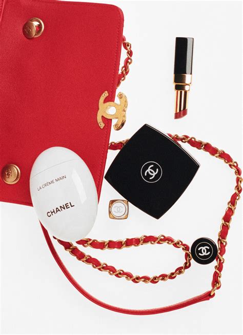 chanel dating kit|CHANEL BEAUTY EMERGENCY – Dating Kit .